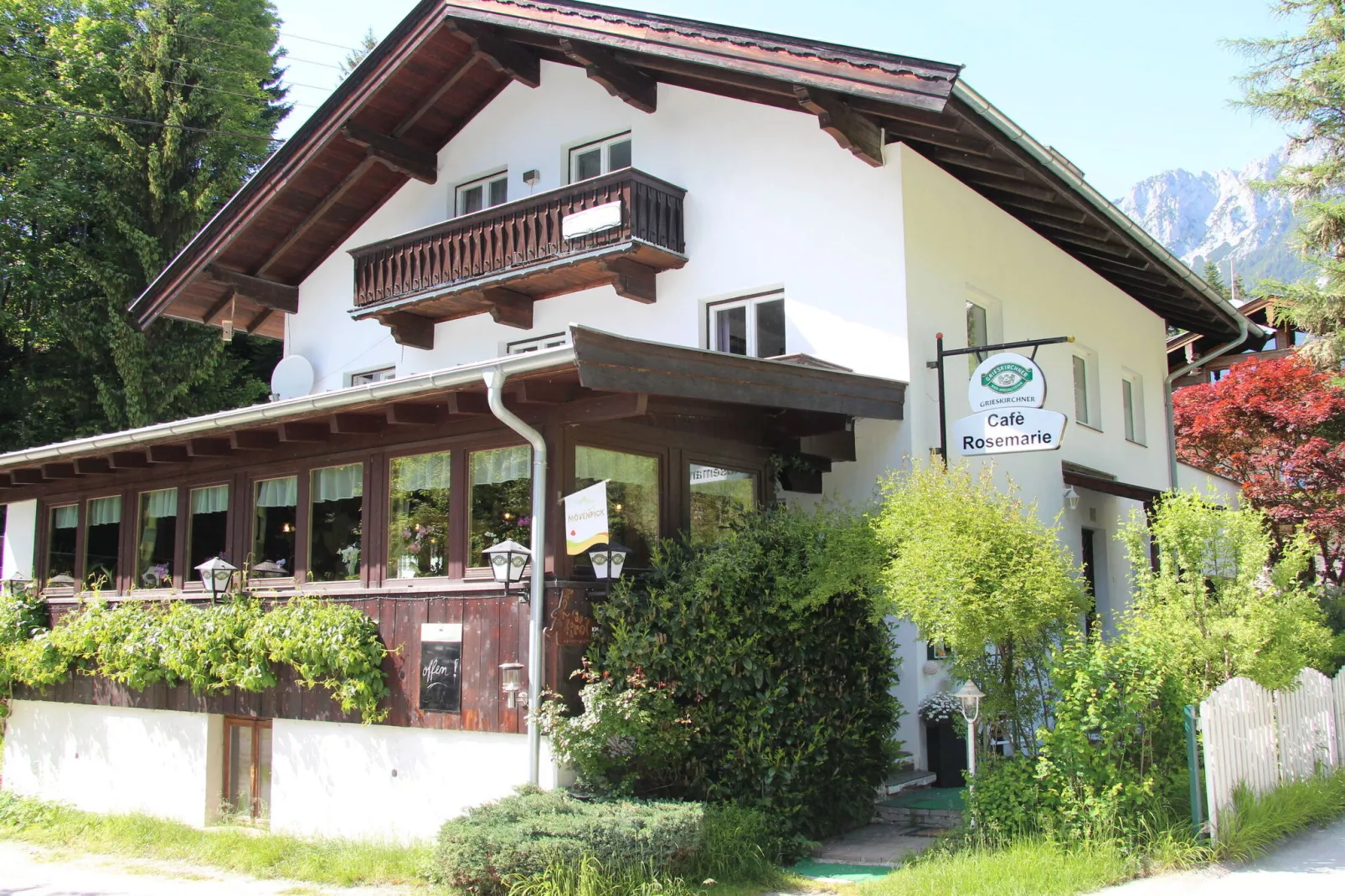 Romantika-Exterior summer