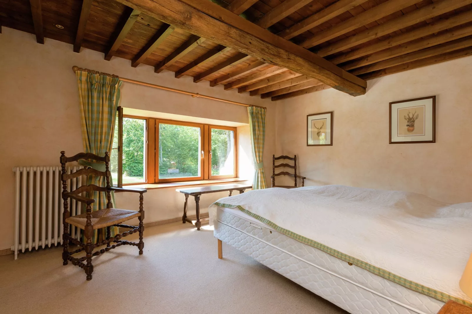 Les Petits Cotteaux-Bedroom