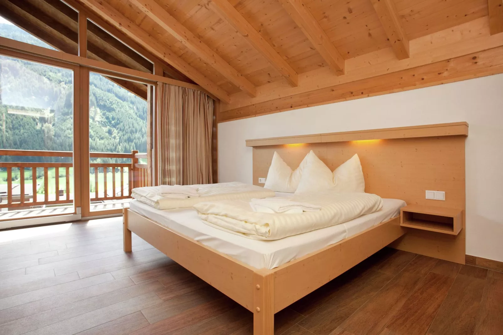 Drive in chalet-Bedroom