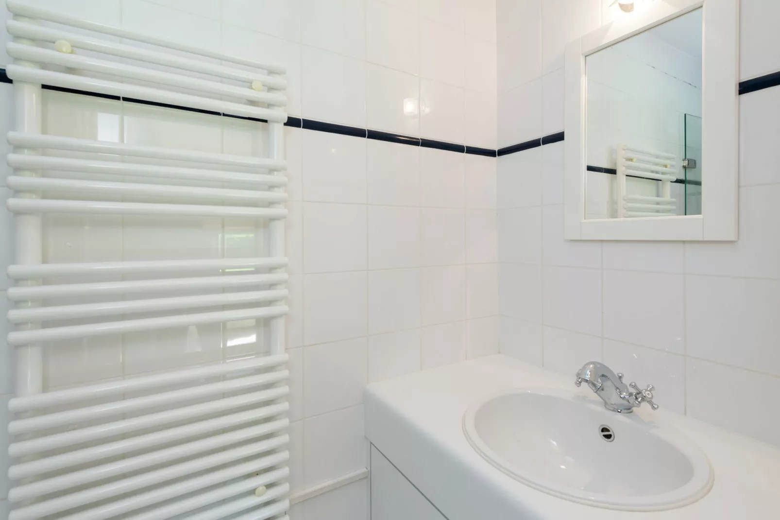 Les Petits Cotteaux-Bathroom