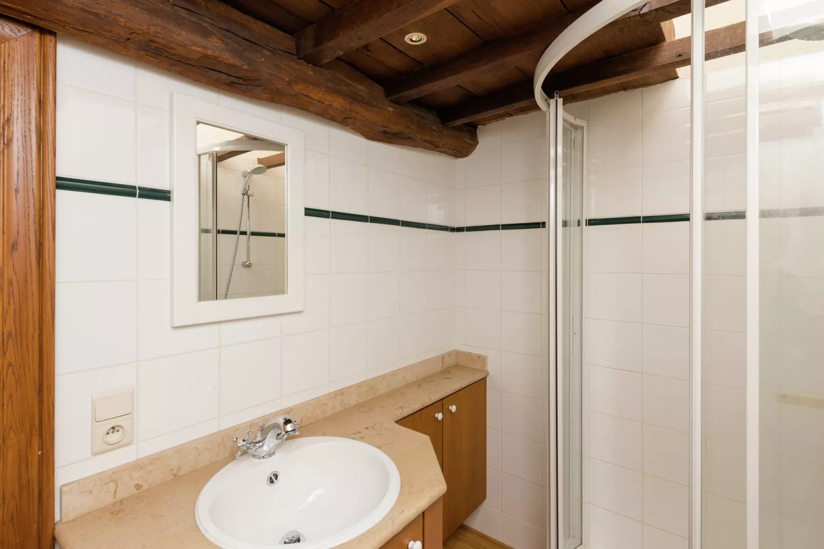 Les Petits Cotteaux-Bathroom
