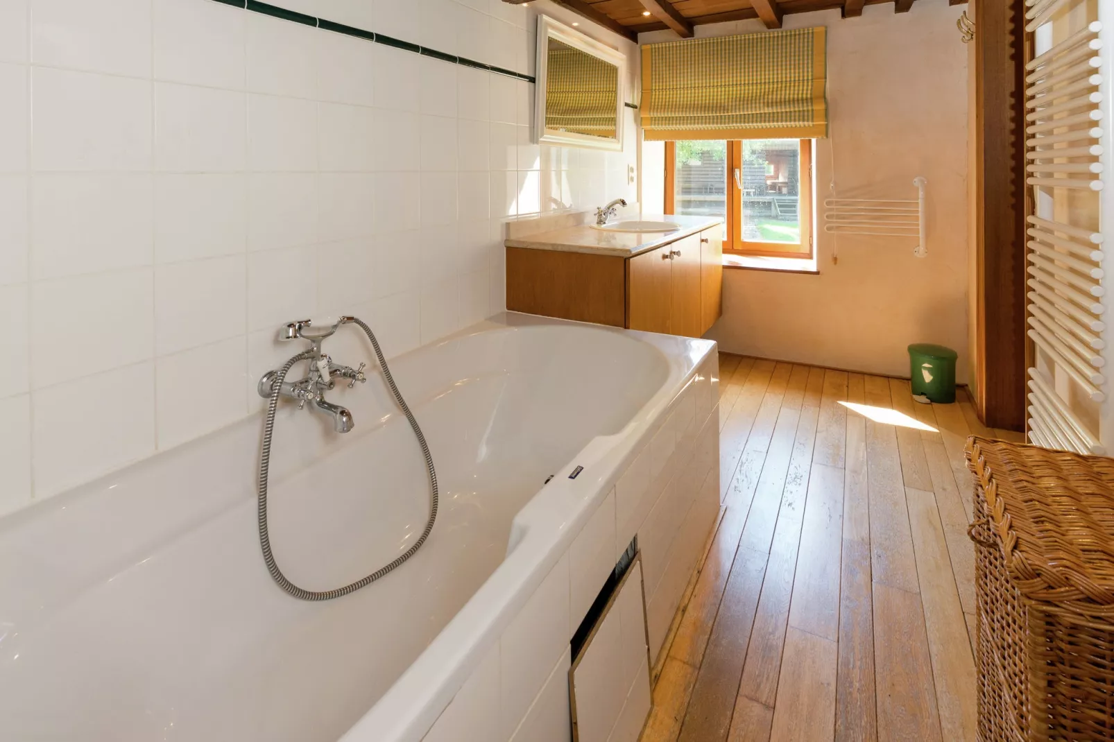 Les Petits Cotteaux-Bathroom