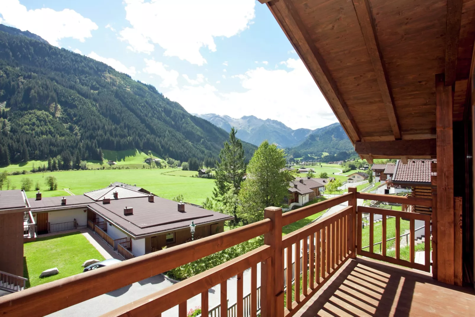 Drive in chalet-Terrace balcony