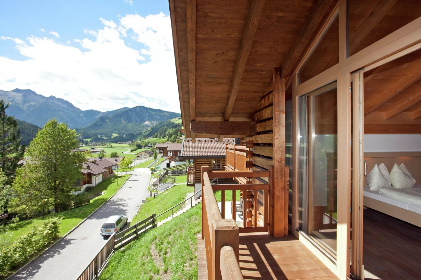 Drive in chalet-Terrace balcony