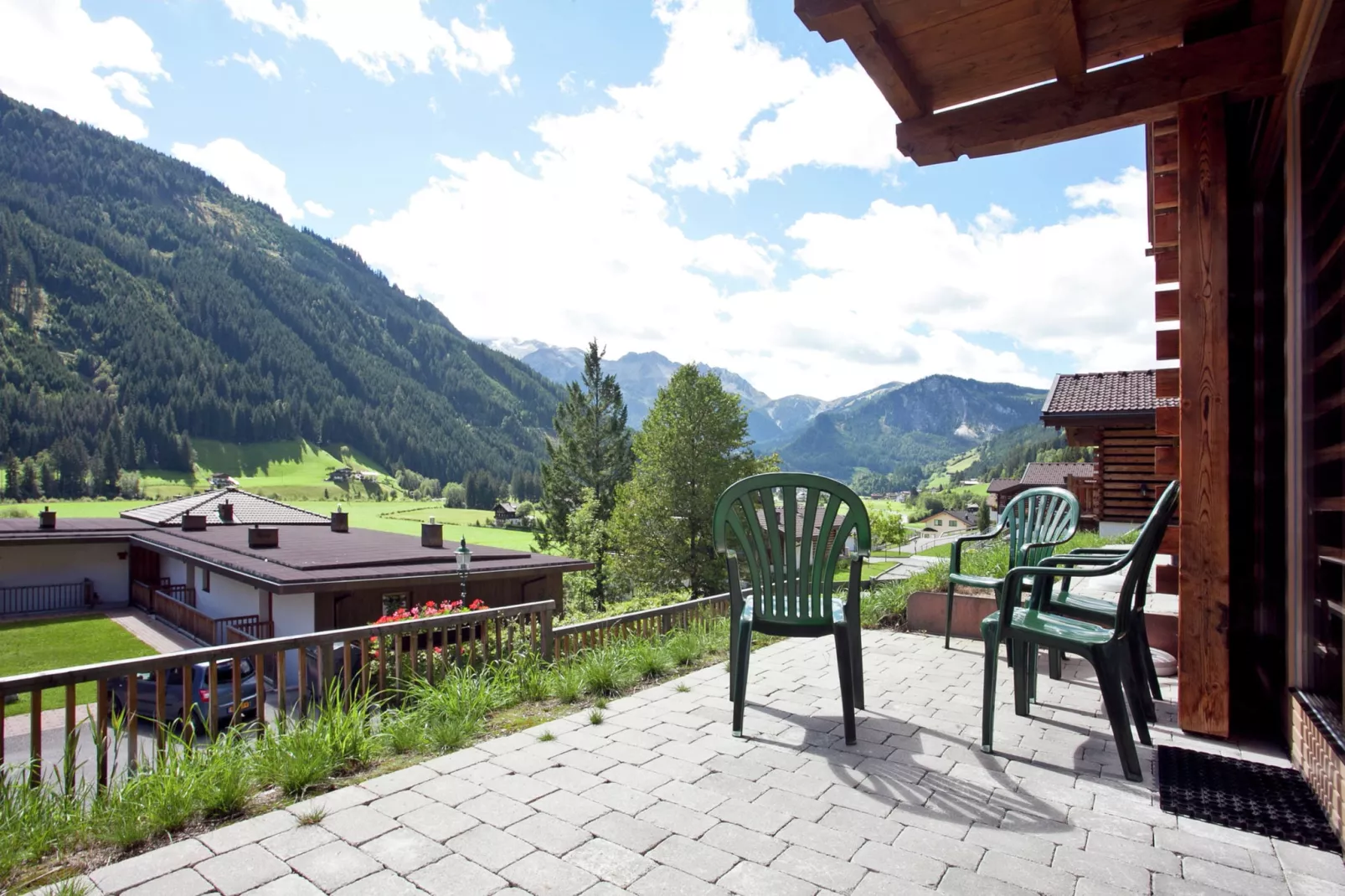 Drive in chalet-Terrace balcony
