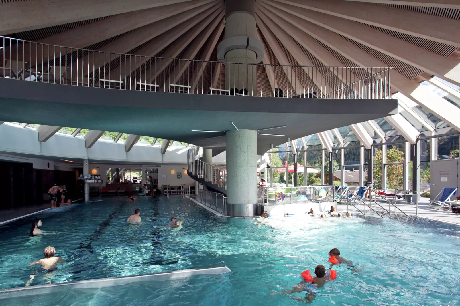 Drive in chalet-Pool