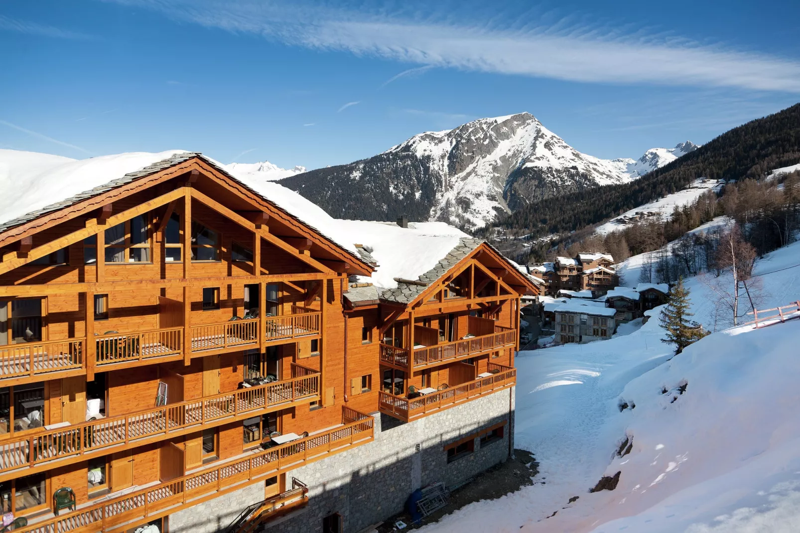 L'Etoile des Cimes 3-Exterior winter