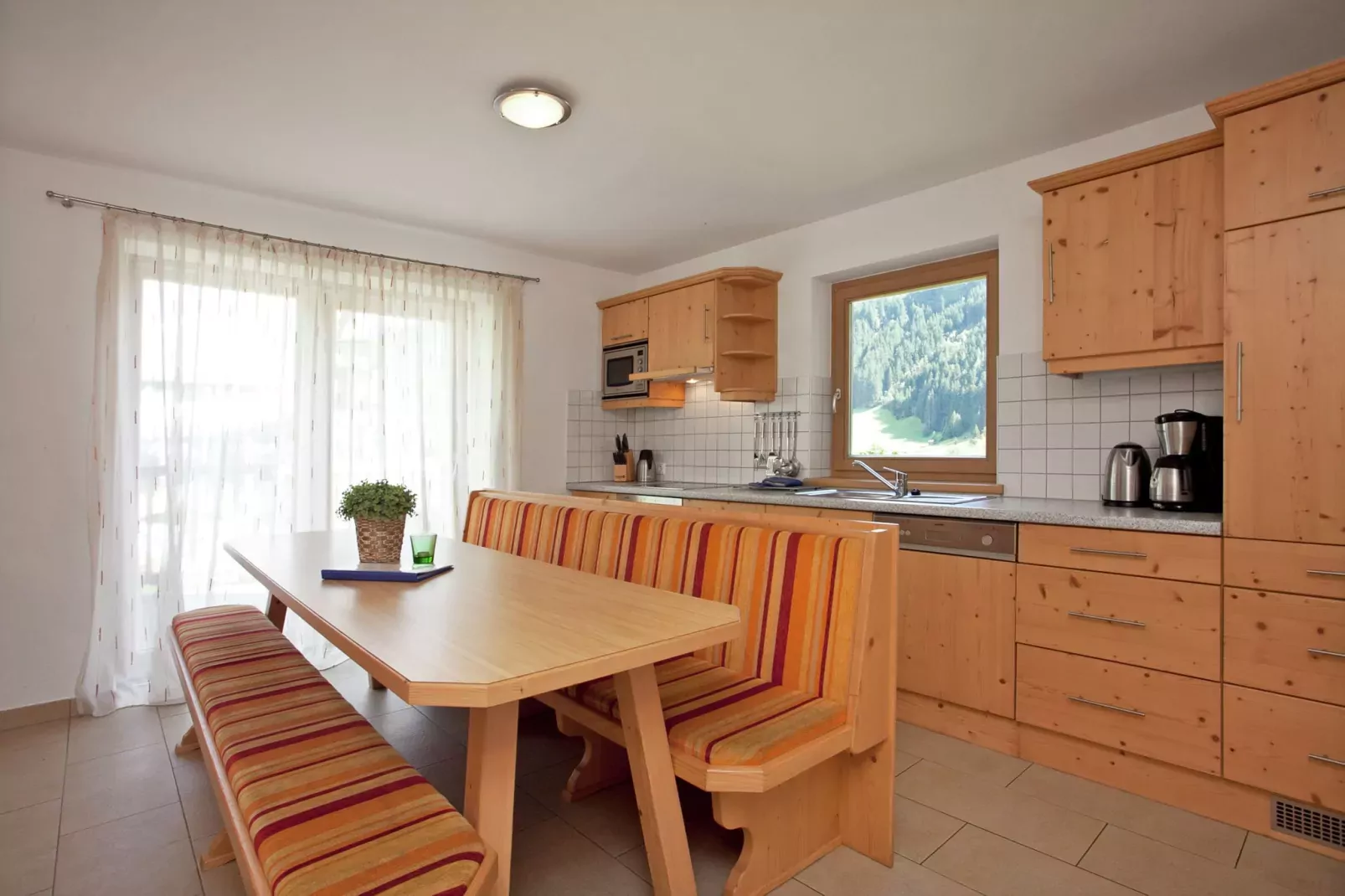 Maisonette am Bad-Kitchen