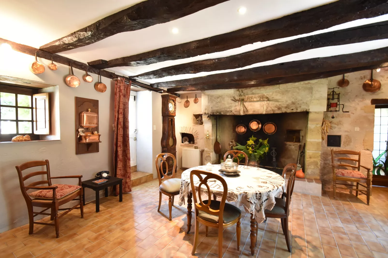 Maison de vacances St Jory las Bloux-Dining room