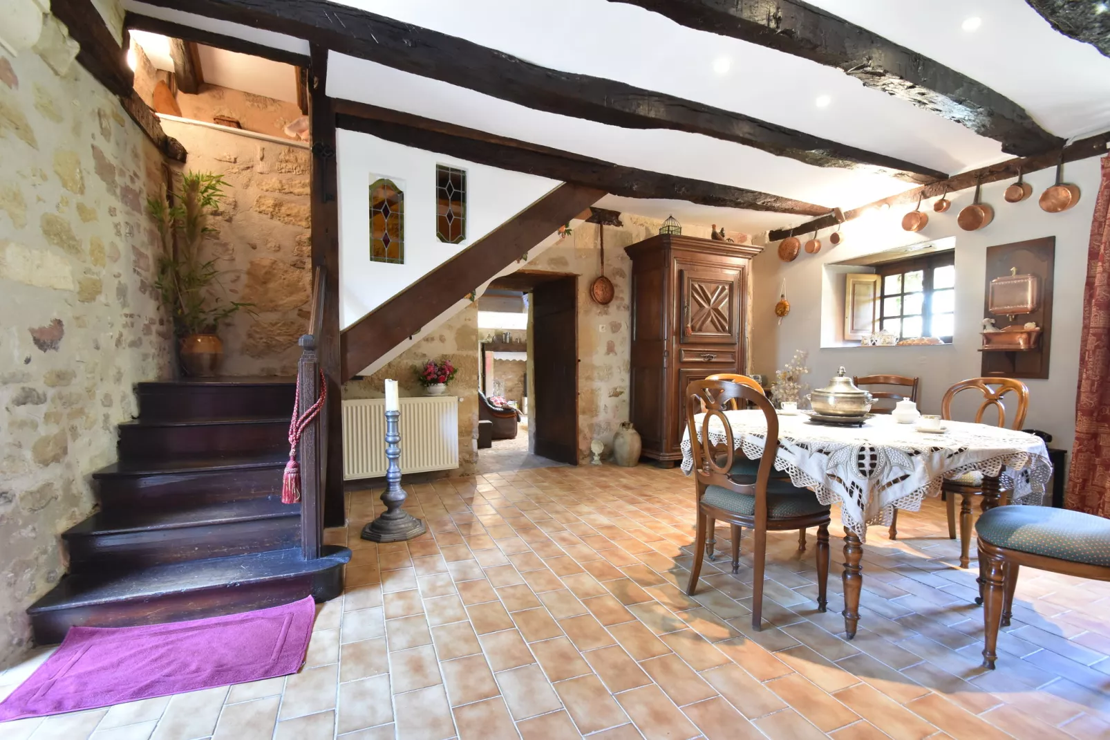 Maison de vacances St Jory las Bloux-Dining room