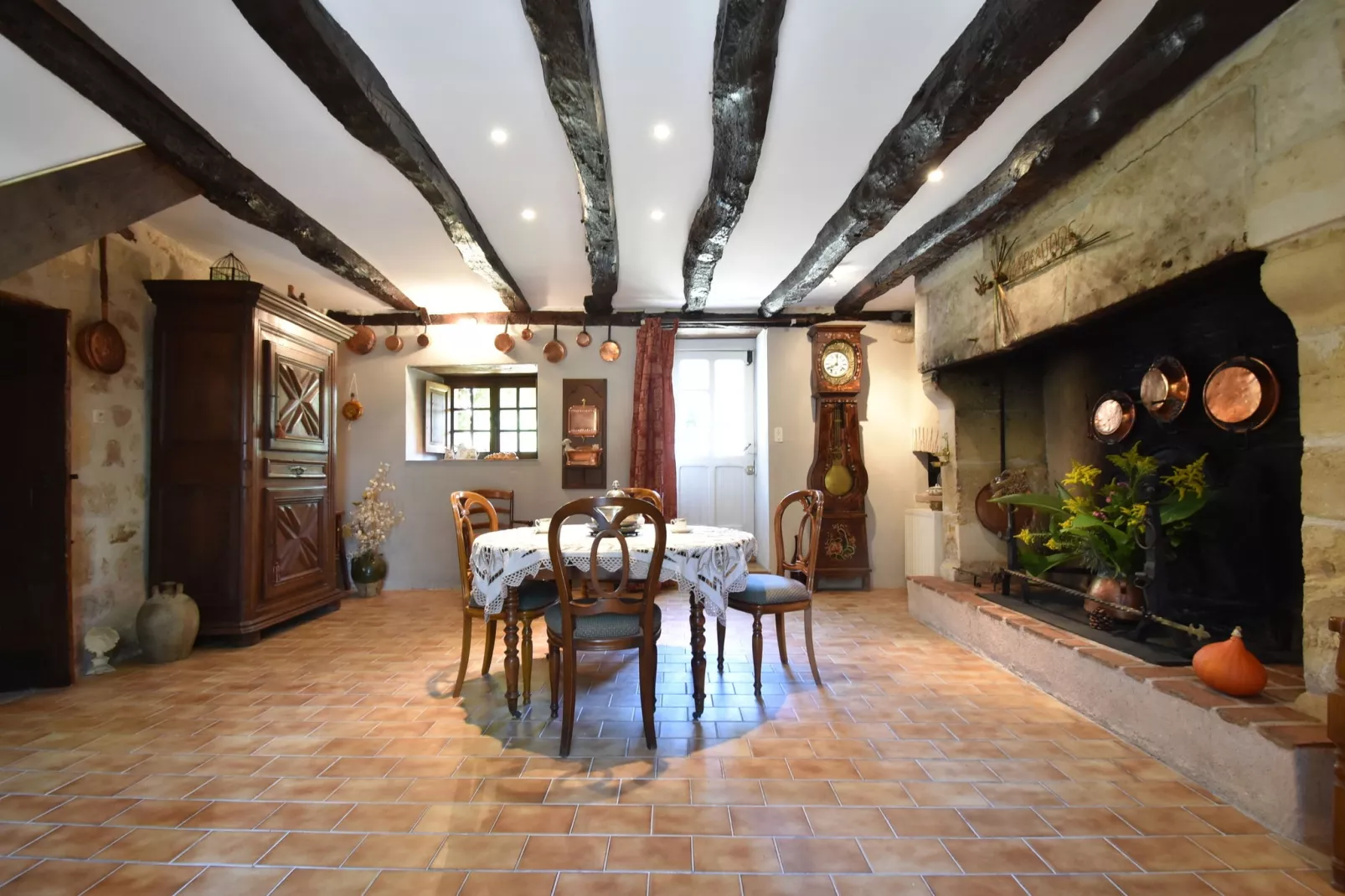 Maison de vacances St Jory las Bloux-Dining room