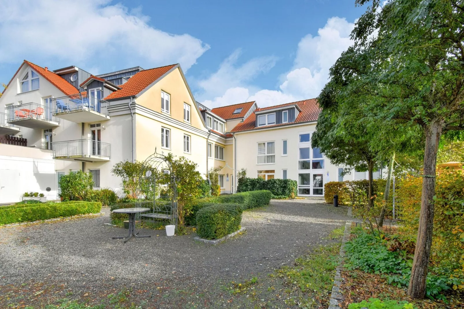 Modernes Appartement mit Terrasse auf der Insel Rügen-Exterior summer