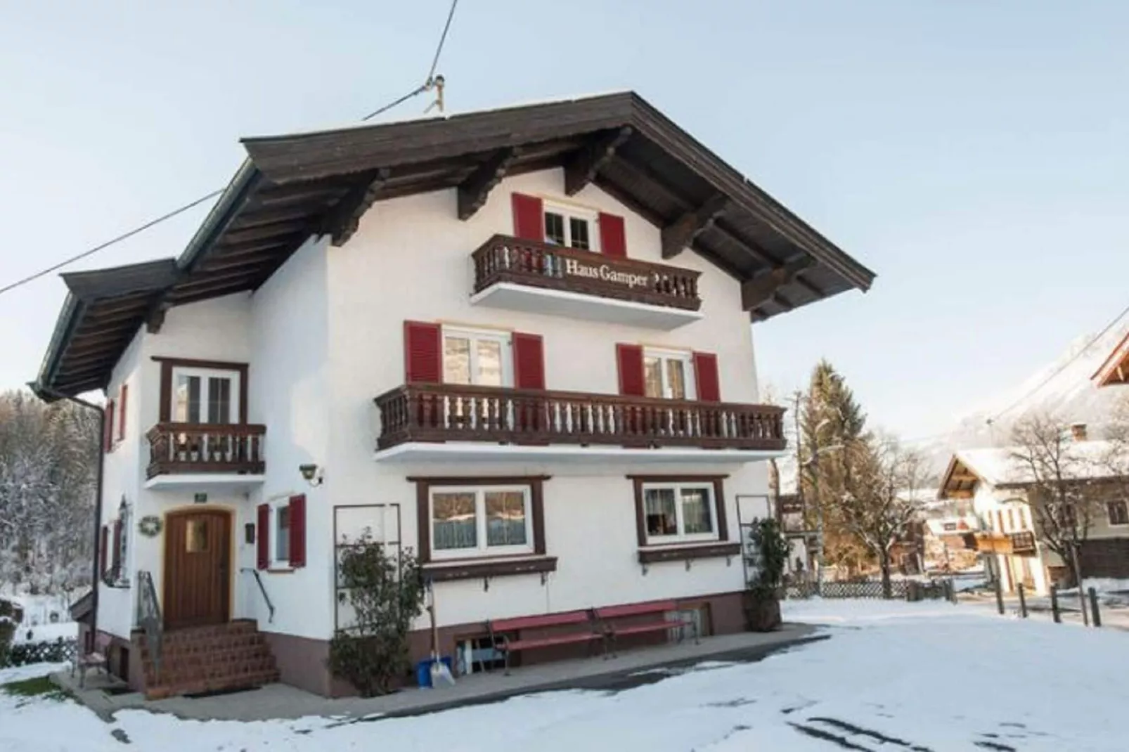 Gamper-Exterior winter