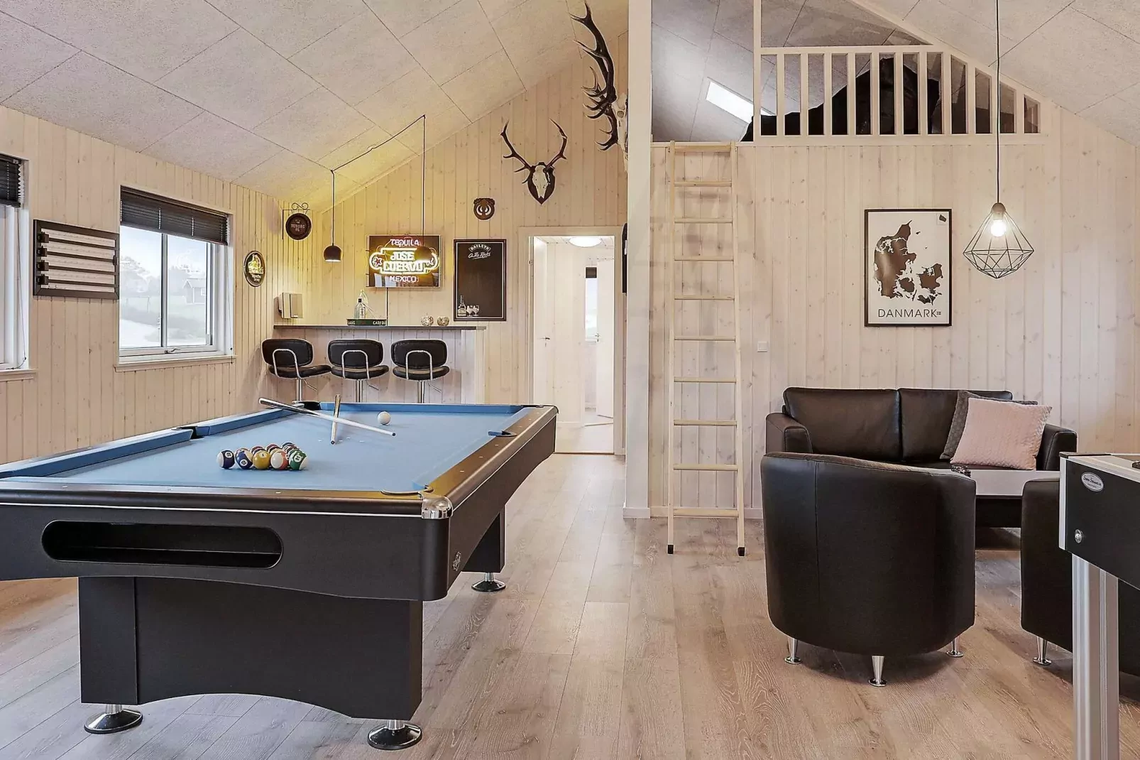 18 person holiday home in Faaborg-Indoor