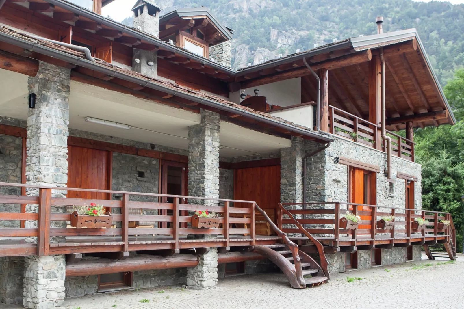 Chalet Antey Grande Diciotto-Exterior summer