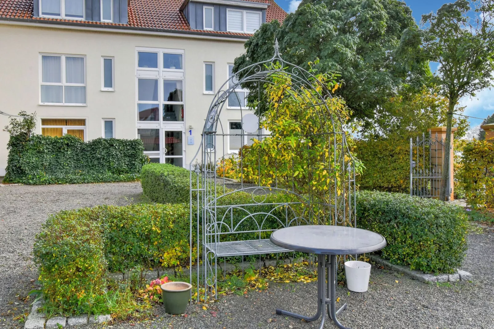 Modernes Appartement mit Terrasse auf der Insel Rügen-Gardens summer