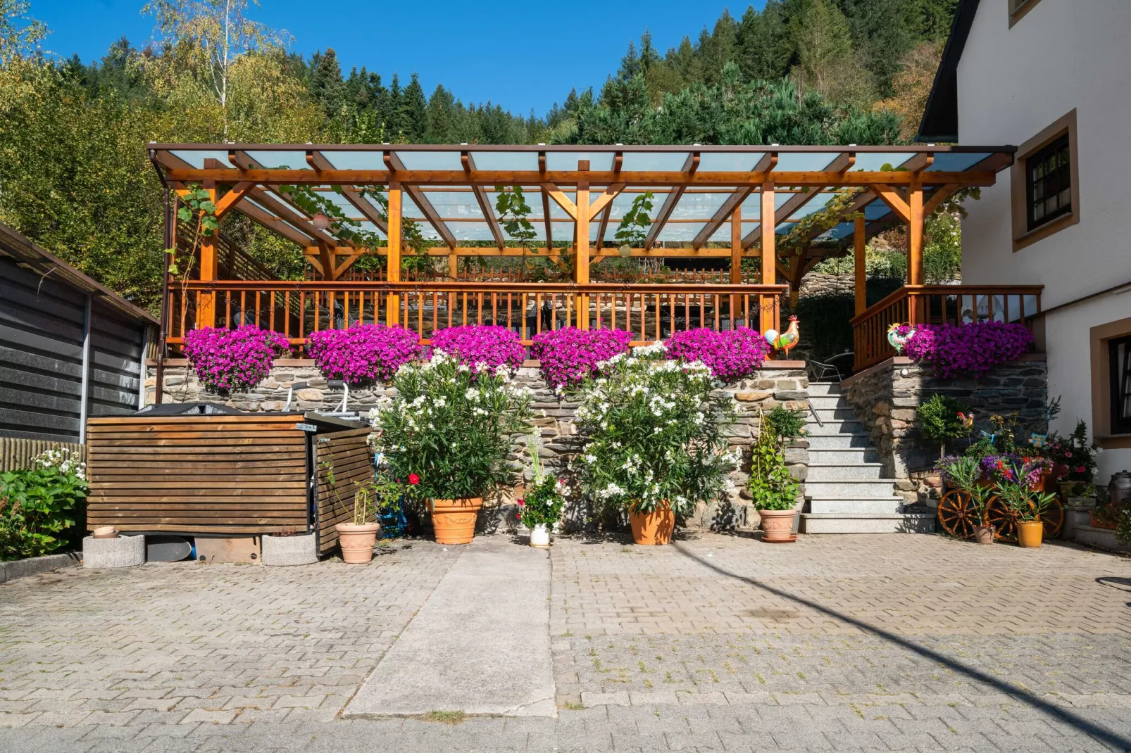 Blume-Exterior summer