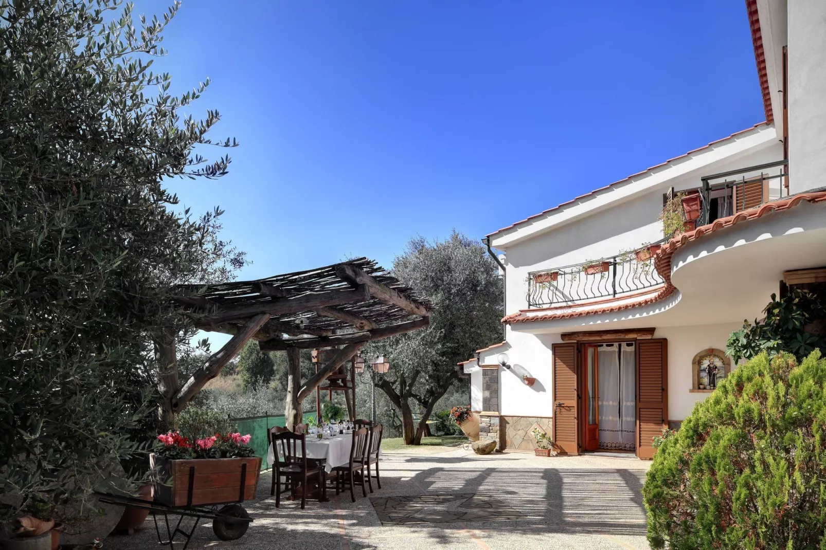 Il Frantoio-Exterior summer