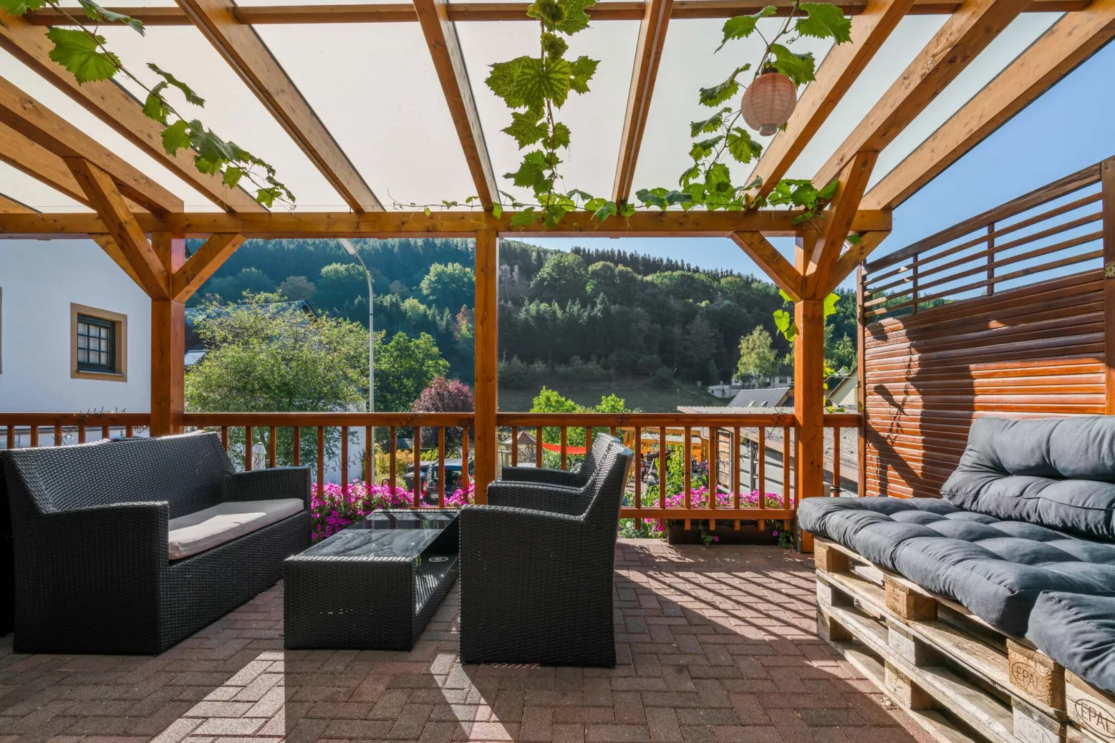 Blume-Terrace balcony