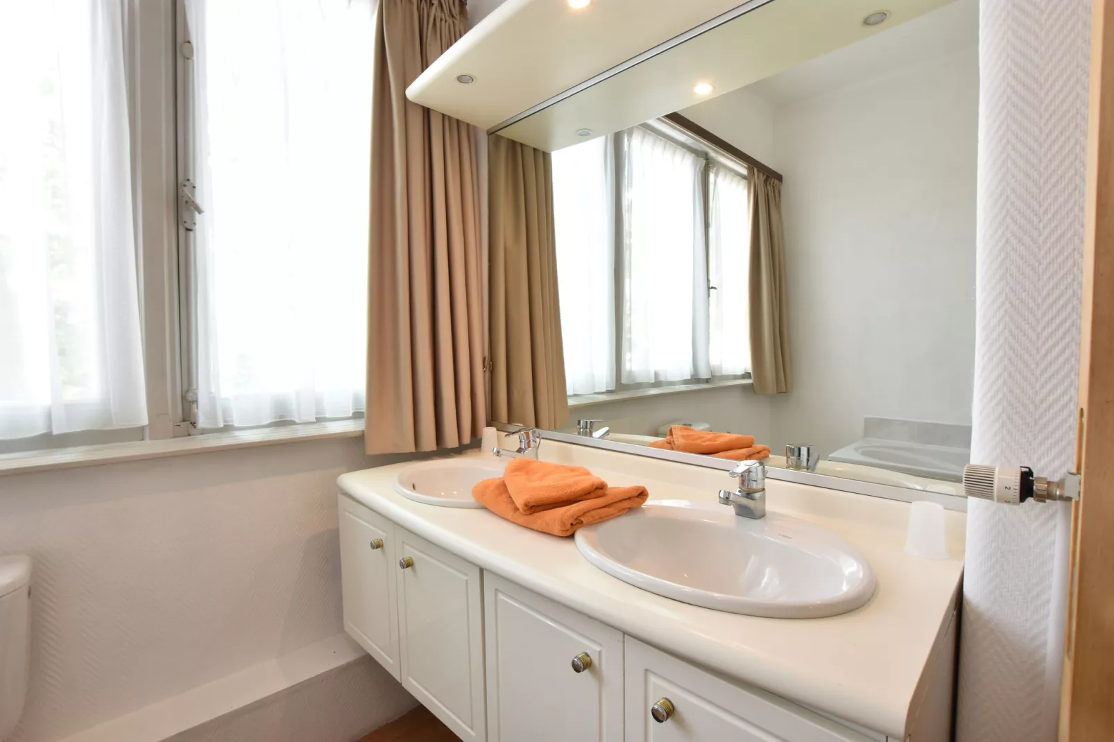 Het huis van Amelie 12  pers maximum-Bathroom