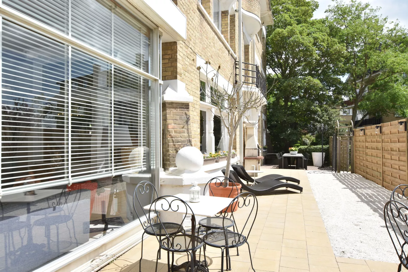 Het huis van Amelie 12  pers maximum-Gardens summer
