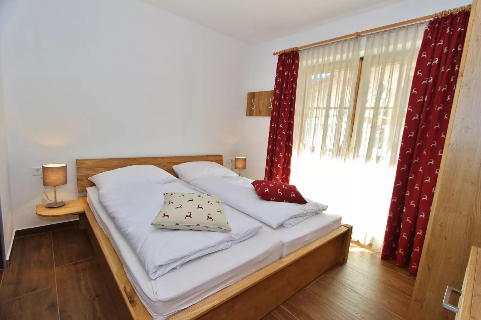 AlpenPura - Chalet Steinbock-Bedroom