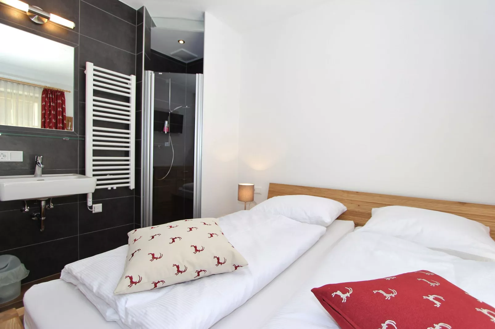 AlpenPura - Chalet Steinbock-Bathroom