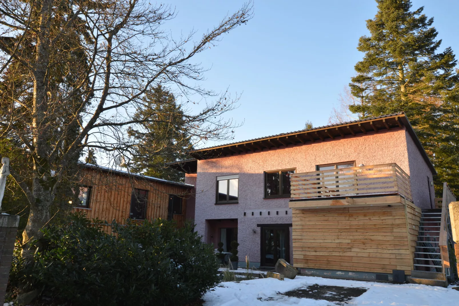 Ferienwohnung Weitblick I und II-Exterior winter