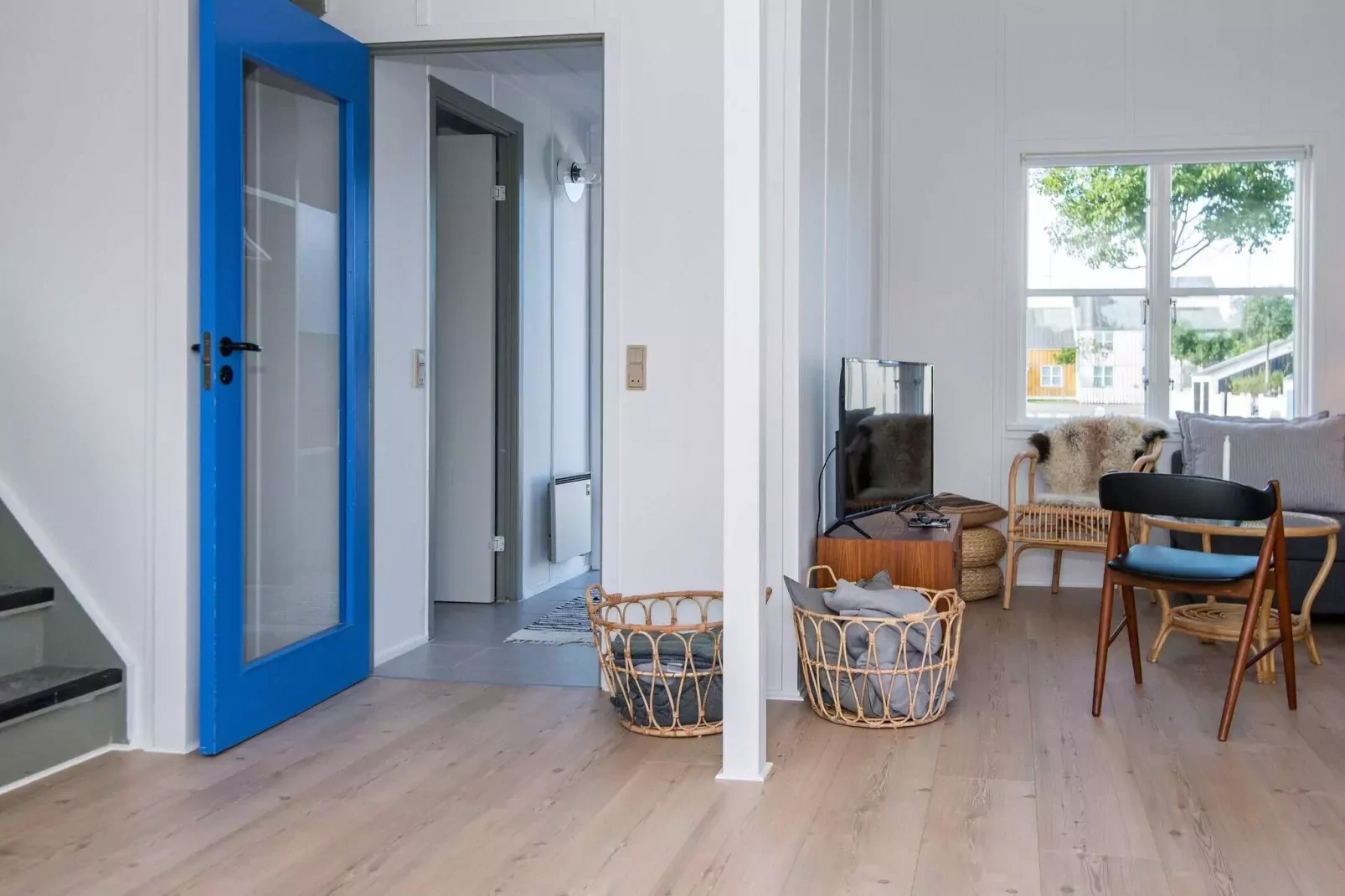 4 room,2 levels-Indoor