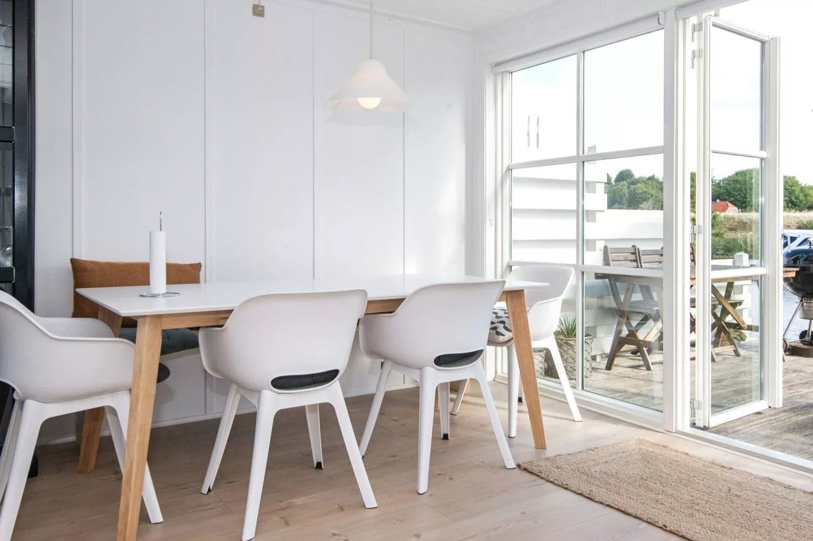 4 room,2 levels-Indoor