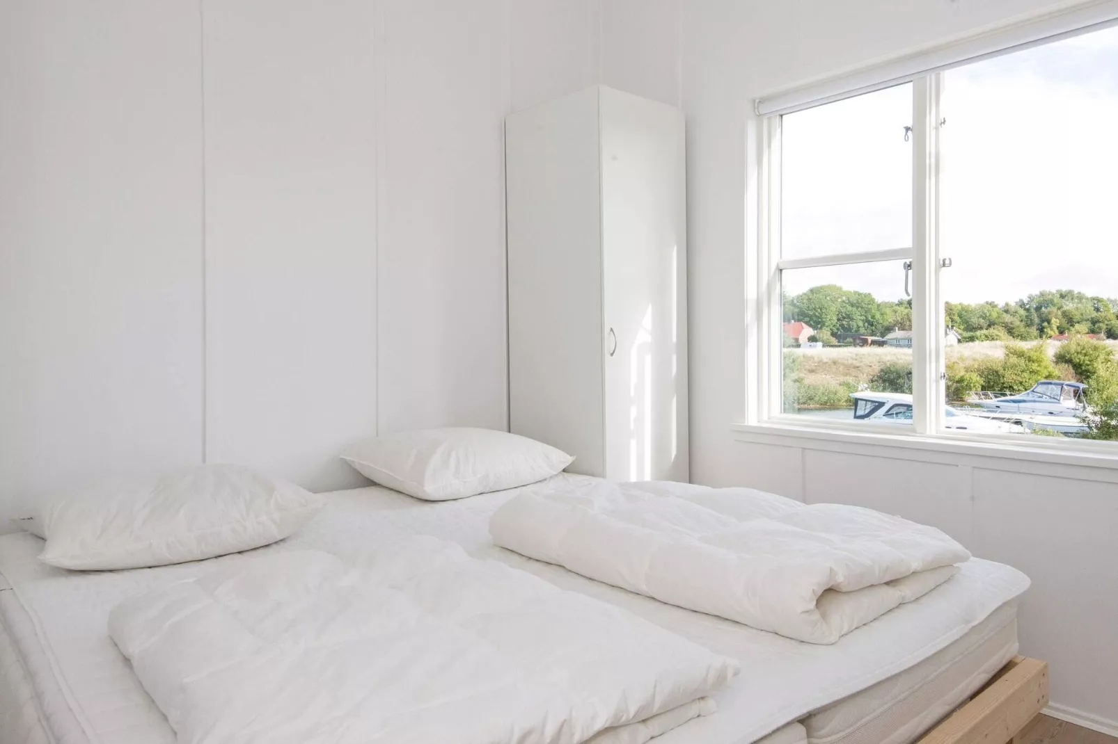 4 room,2 levels-Indoor