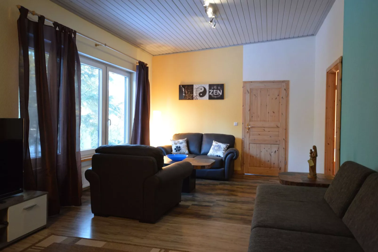 Ferienwohnung Weitblick I und II-Living room