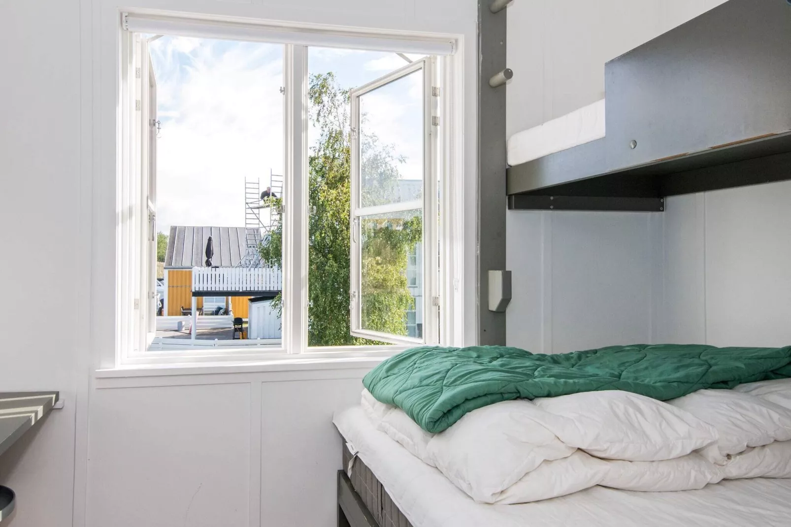 4 room,2 levels-Indoor