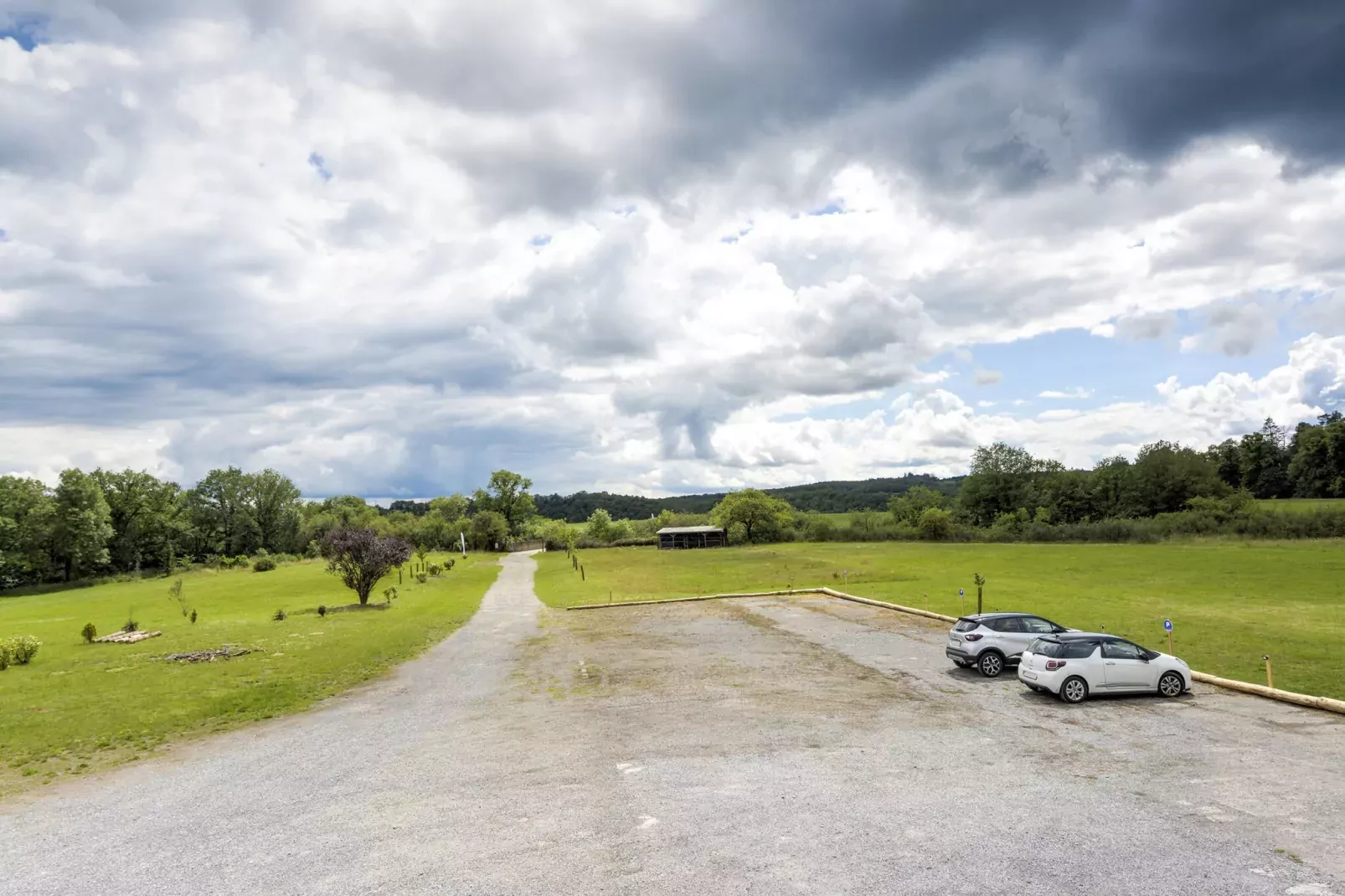 Ferme d'Harroy-Areas within 1km in summer