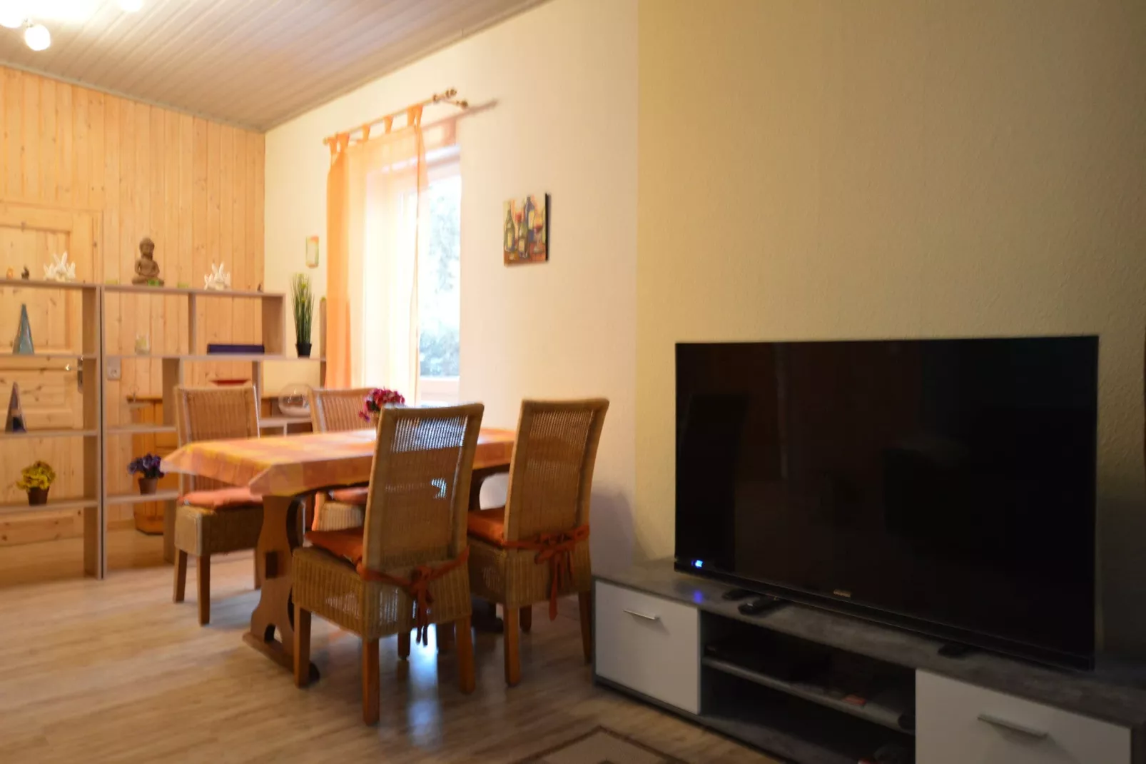 Ferienwohnung Weitblick I und II-Living room