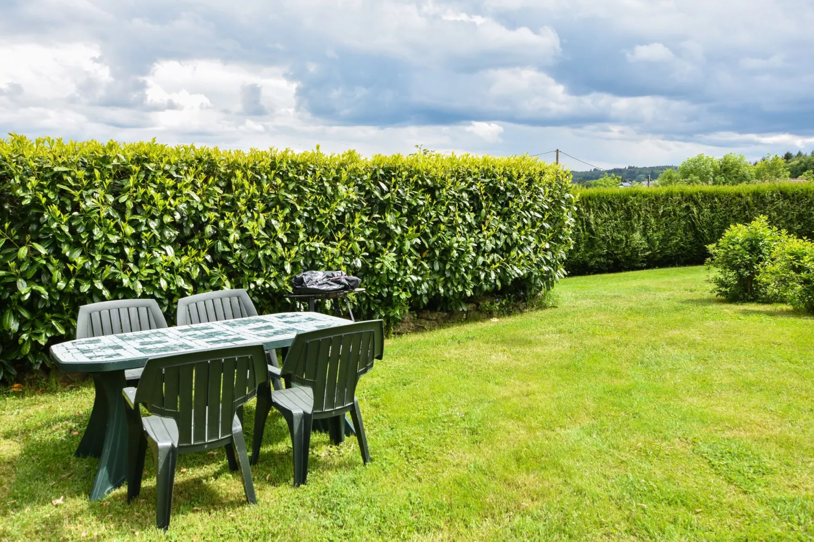 Gite Les Ayes-Gardens summer
