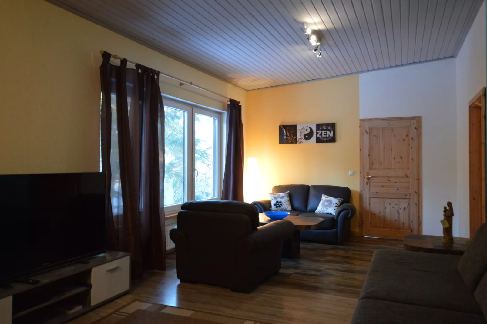 Ferienwohnung Weitblick I und II-Living room
