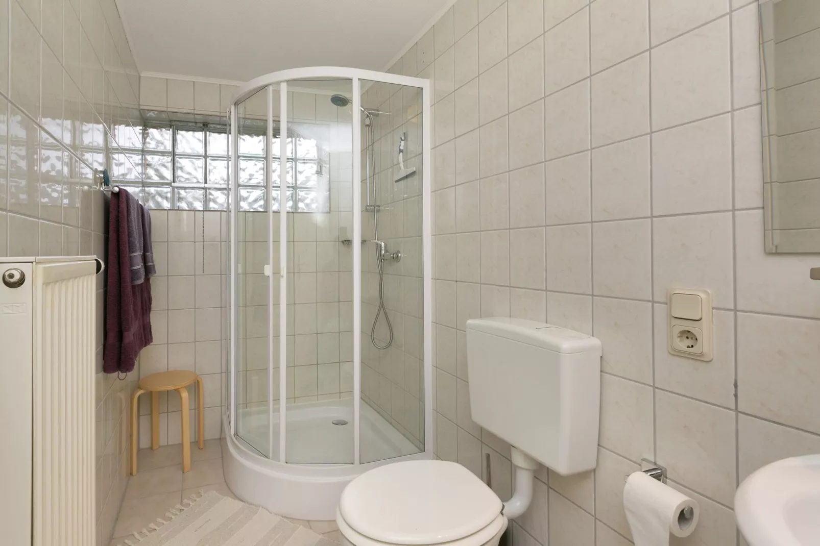 Mond-Bathroom