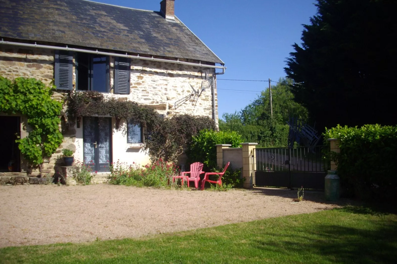 Gite Les Ayes-Exterior summer