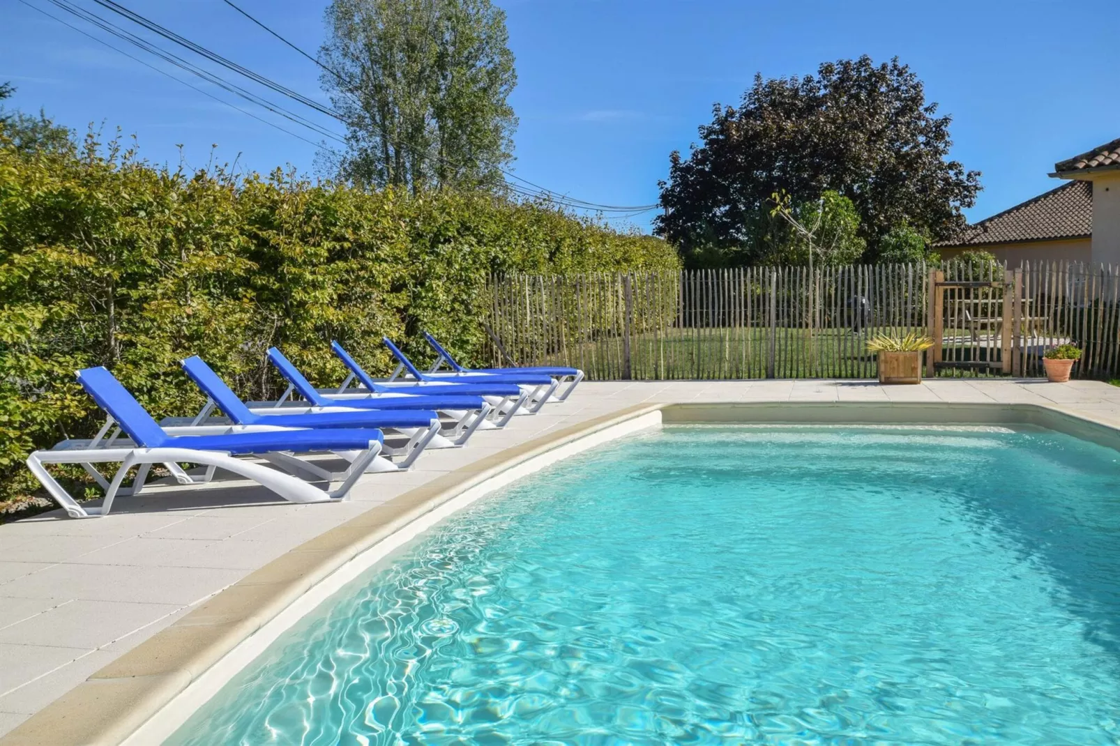 La Tirelire-Pool