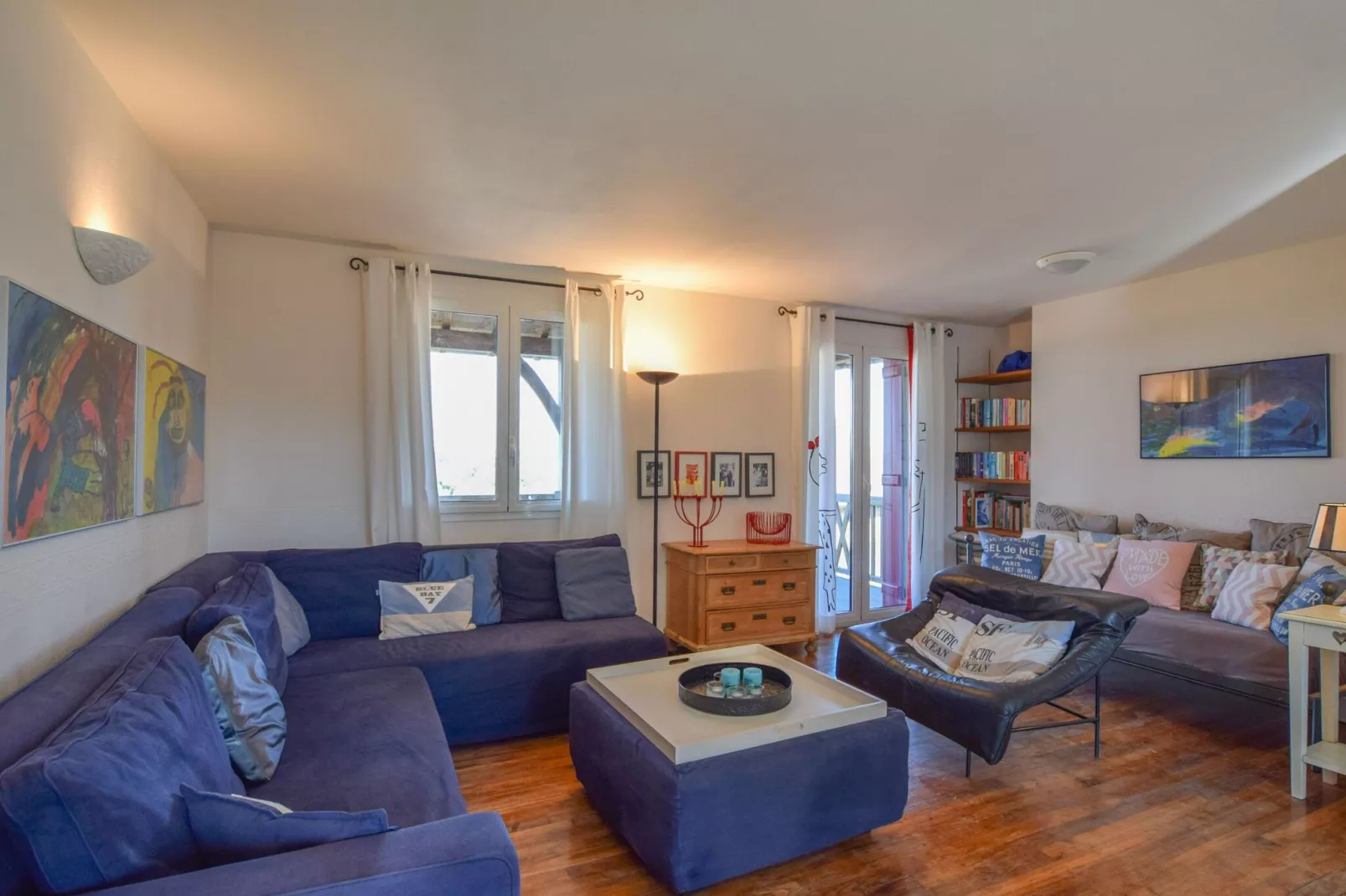 La Tirelire-Living room