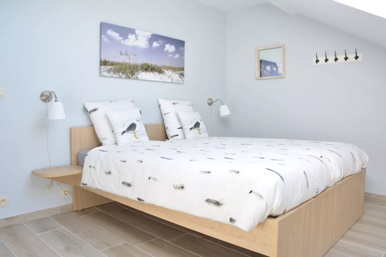 Amon Antwinne-Bedroom
