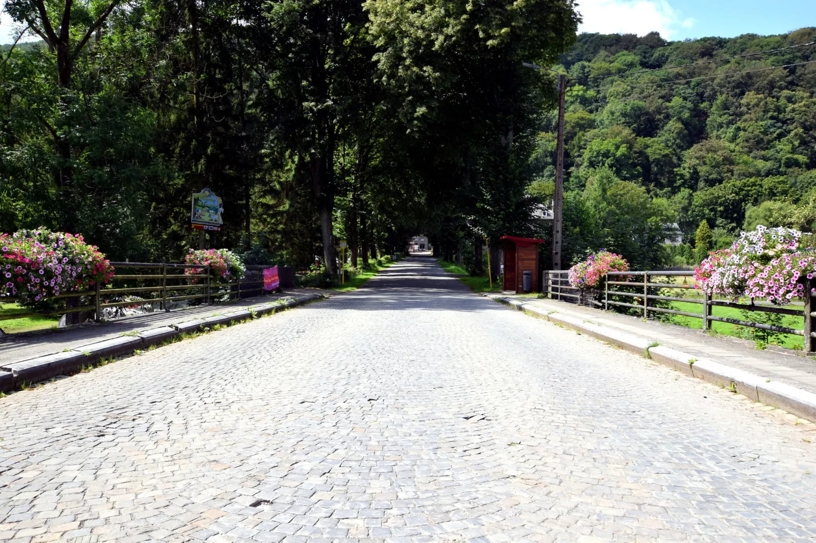 Gite le Marcourt-Areas summer 1km