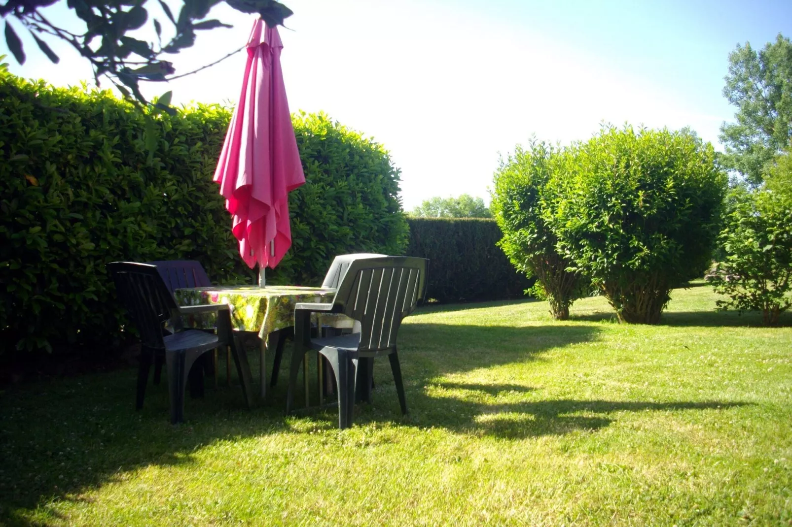 Gite Les Ayes-Gardens summer