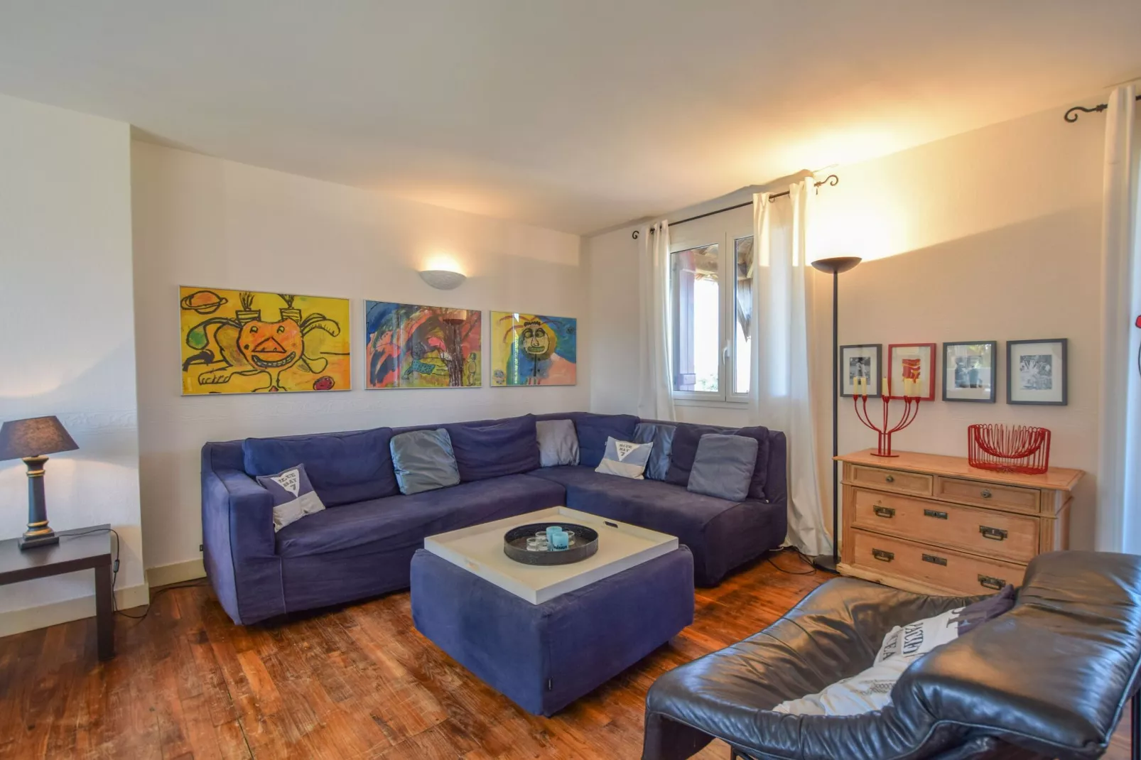 La Tirelire-Living room
