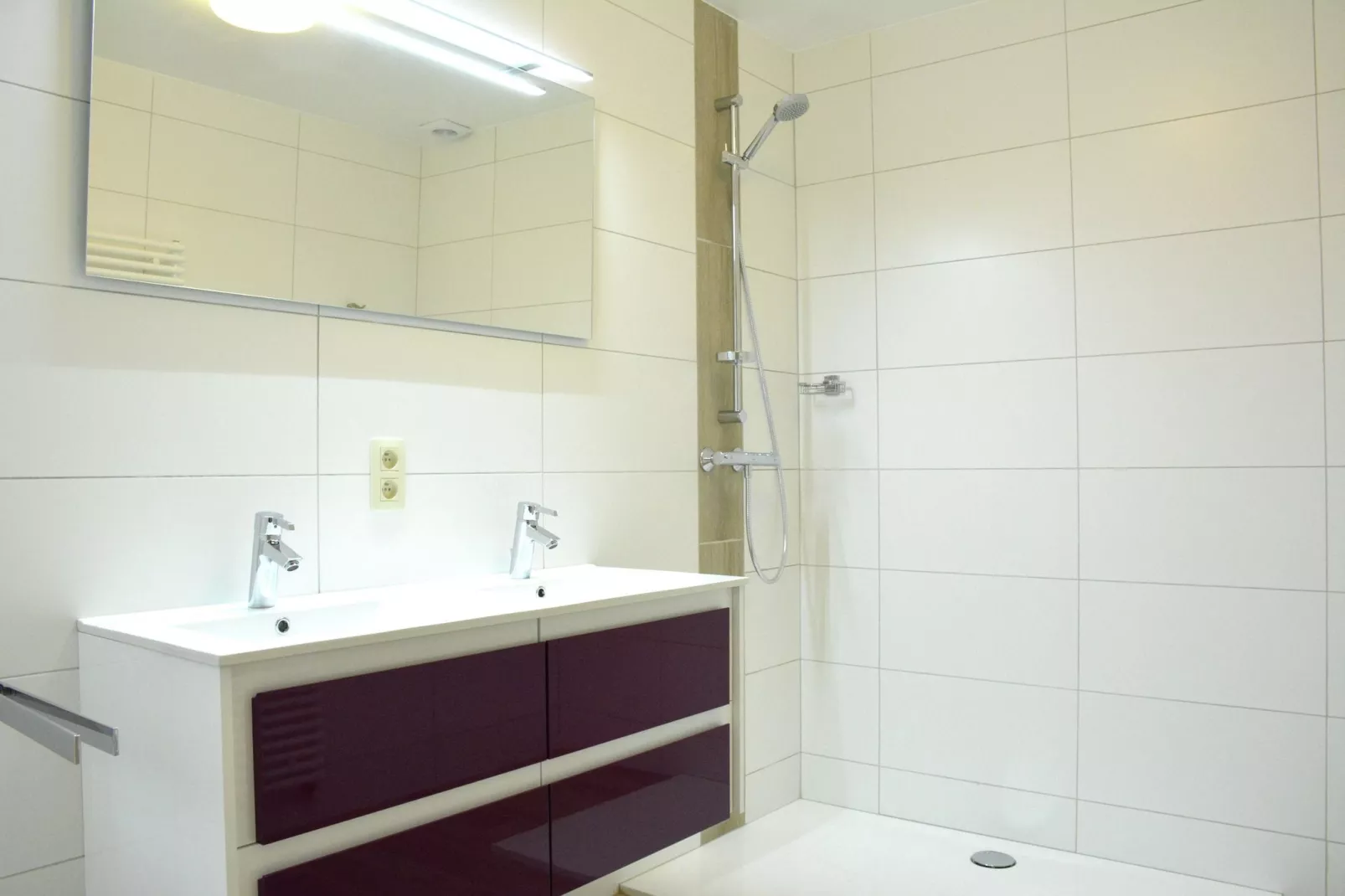 Amon Antwinne-Bathroom