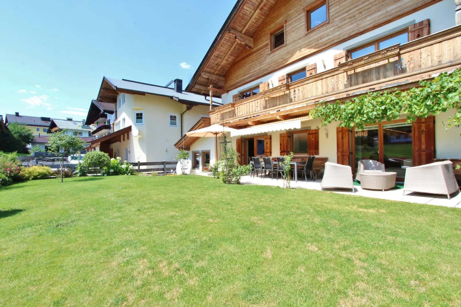 Chalet Kaiserliebe II-Gardens summer