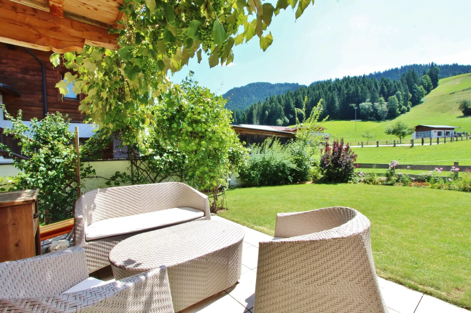 Chalet Kaiserliebe II-Gardens summer