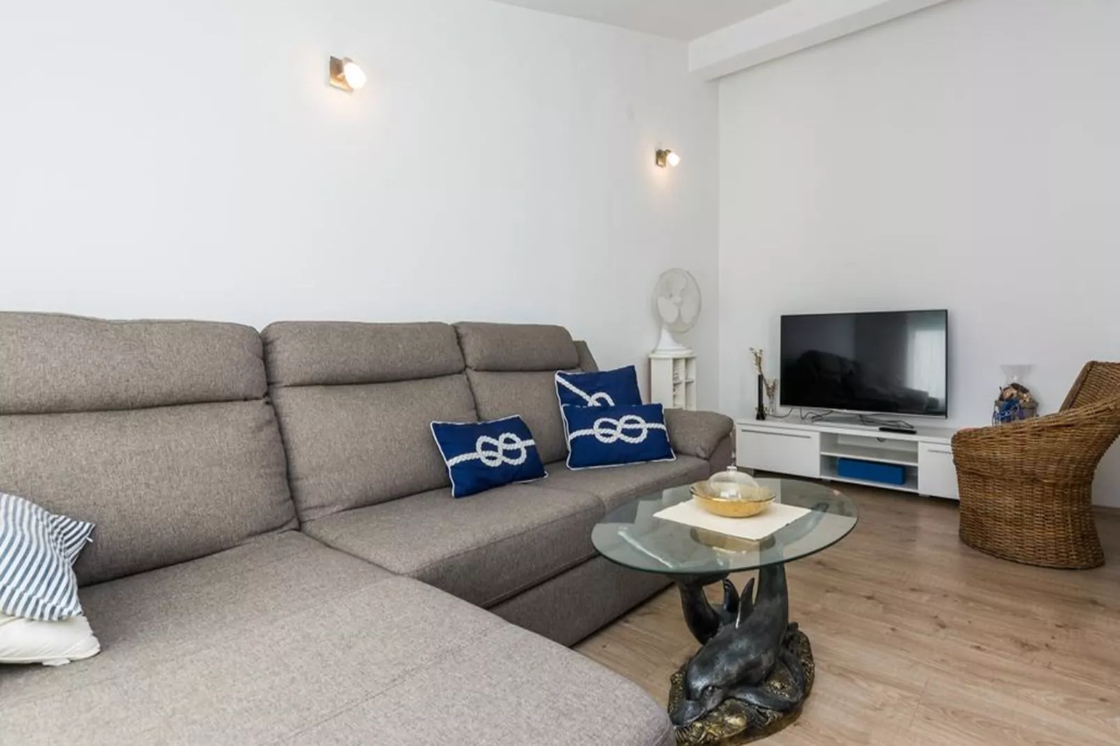 Apartment Nature-Living room