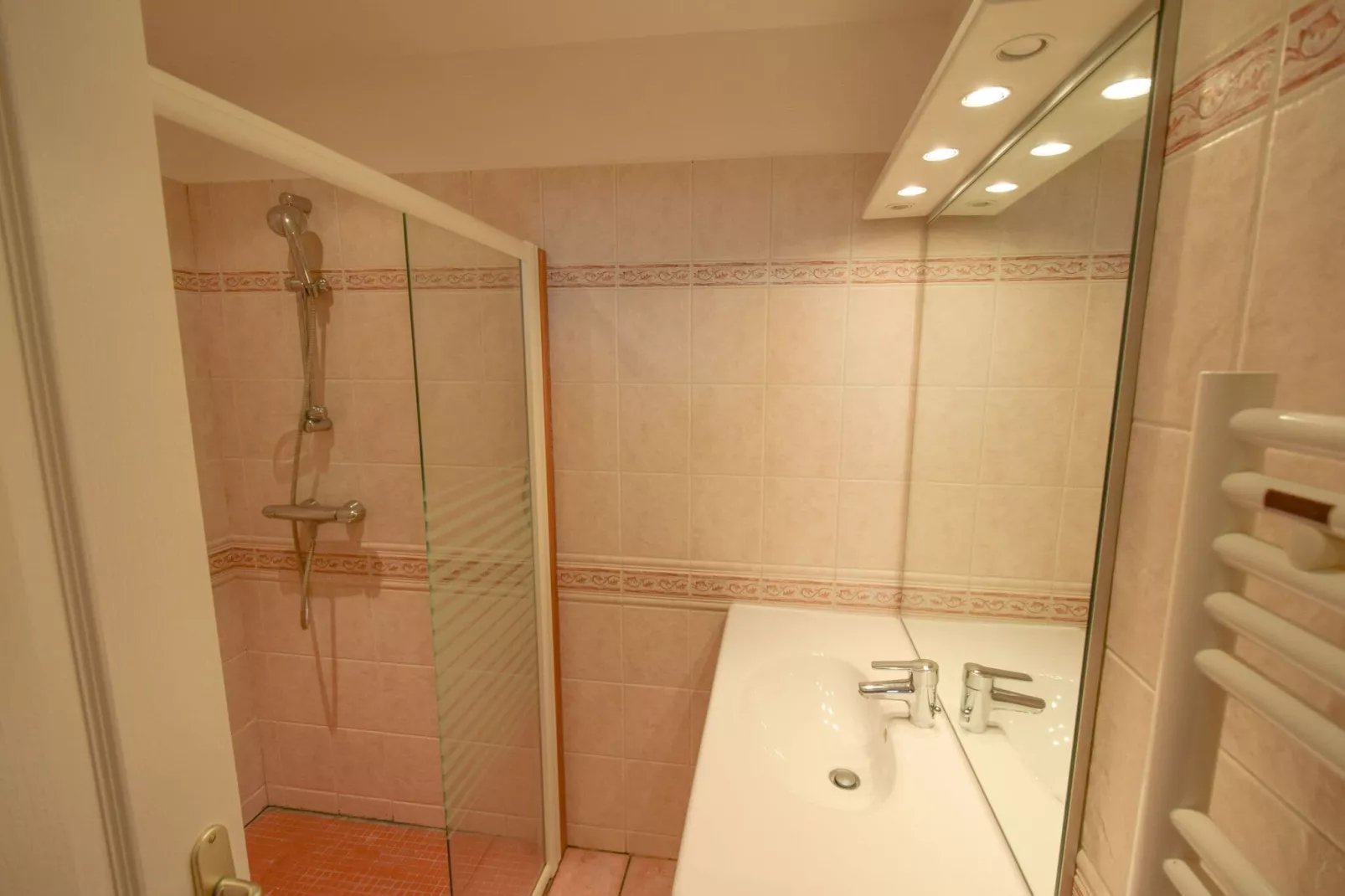 La Tirelire-Bathroom